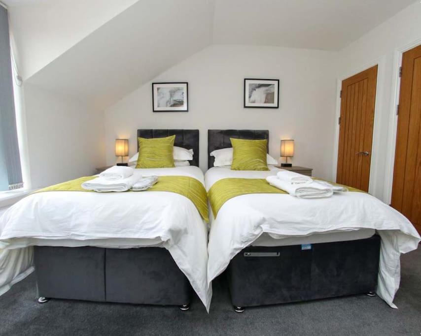 Luxe Living Guest House-Sleeps 6-Private Parking-Free Wifi-Beach-City Swansea Bagian luar foto