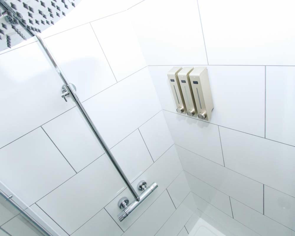 Luxe Living Guest House-Sleeps 6-Private Parking-Free Wifi-Beach-City Swansea Bagian luar foto